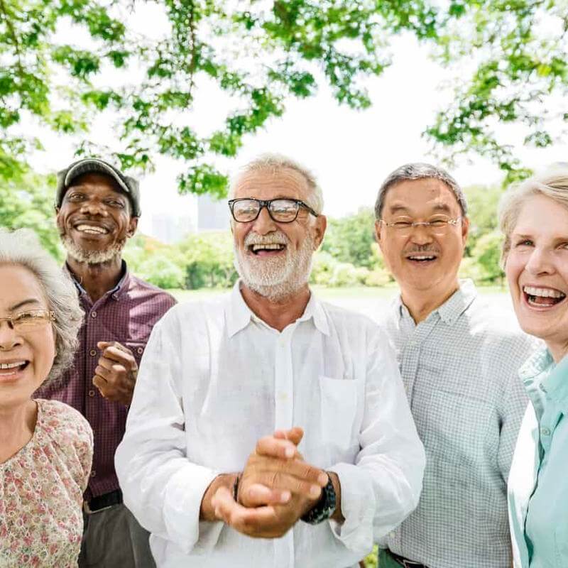 4 problemas bucais mais comuns na terceira idade