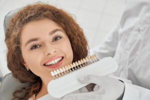 Quais São os Tipos de Lentes de Contato Dental?